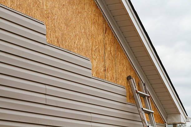 24/7 Emergency Vinyl Siding experts in Springfield, MA